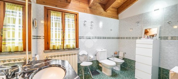 5 bedrooms Villa in Reggio Emilia, Italy No. 54645 16