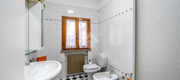 5 bedrooms Villa in Reggio Emilia, Italy No. 54645 15