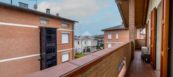 5 bedrooms Villa in Reggio Emilia, Italy No. 54645 31