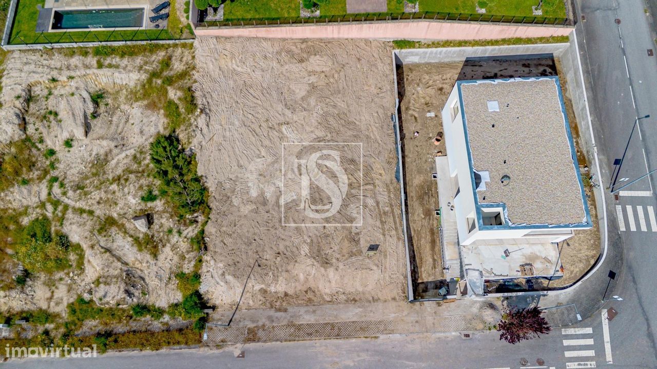 542m² Land in Amarante, Portugal No. 322232