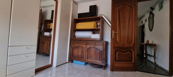 3 Schlafzimmer Wohnung in Genoa, Italy, Nr. 332438 7