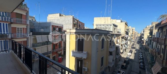 3 rooms Apartment in Bari, Italy No. 354673 8