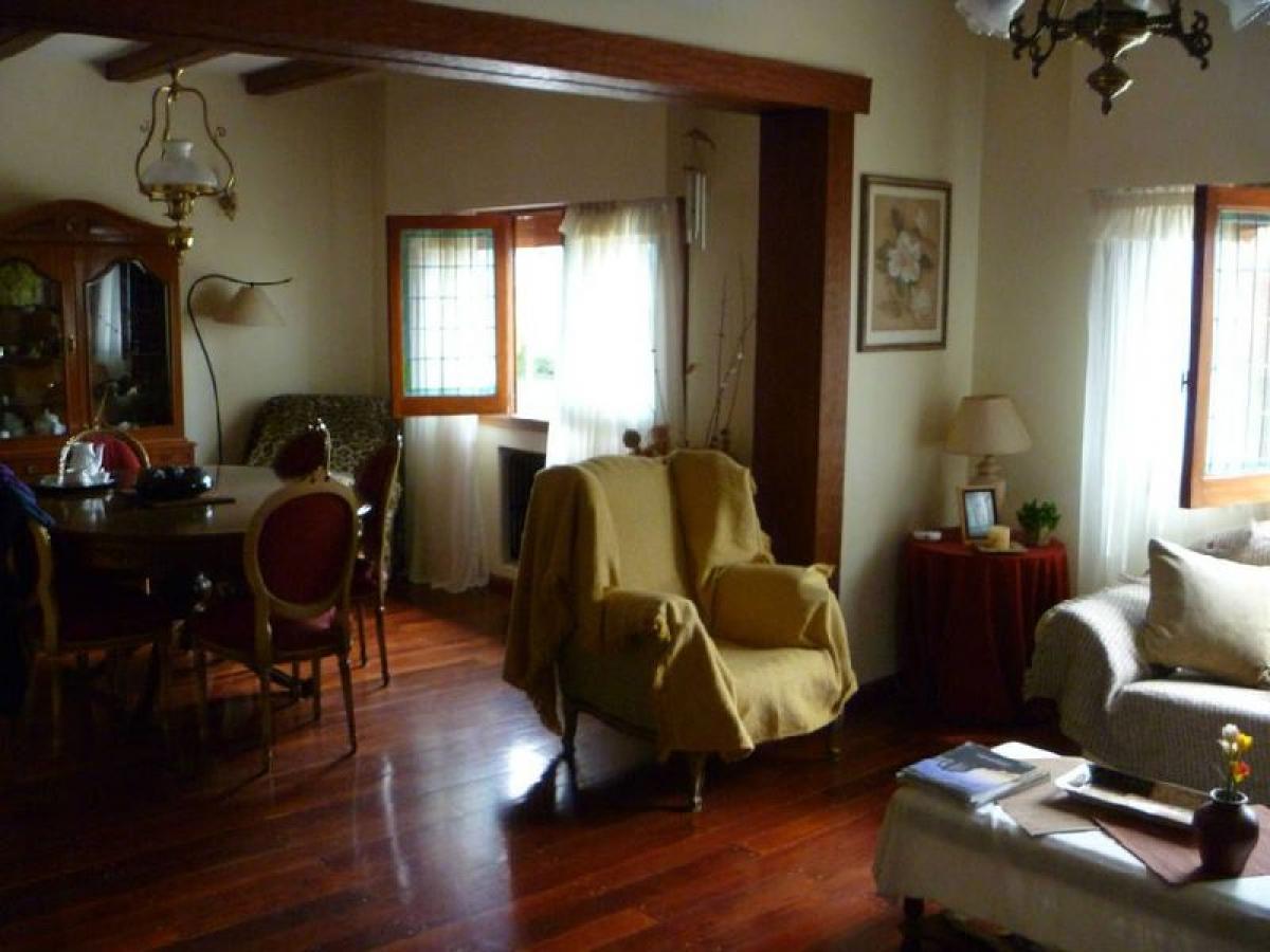 3 bedrooms House in Mar del Plata, Argentina No. 78508