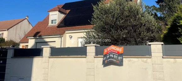 Casa de 3 dormitorios en Sarcelles, France No. 170038 2