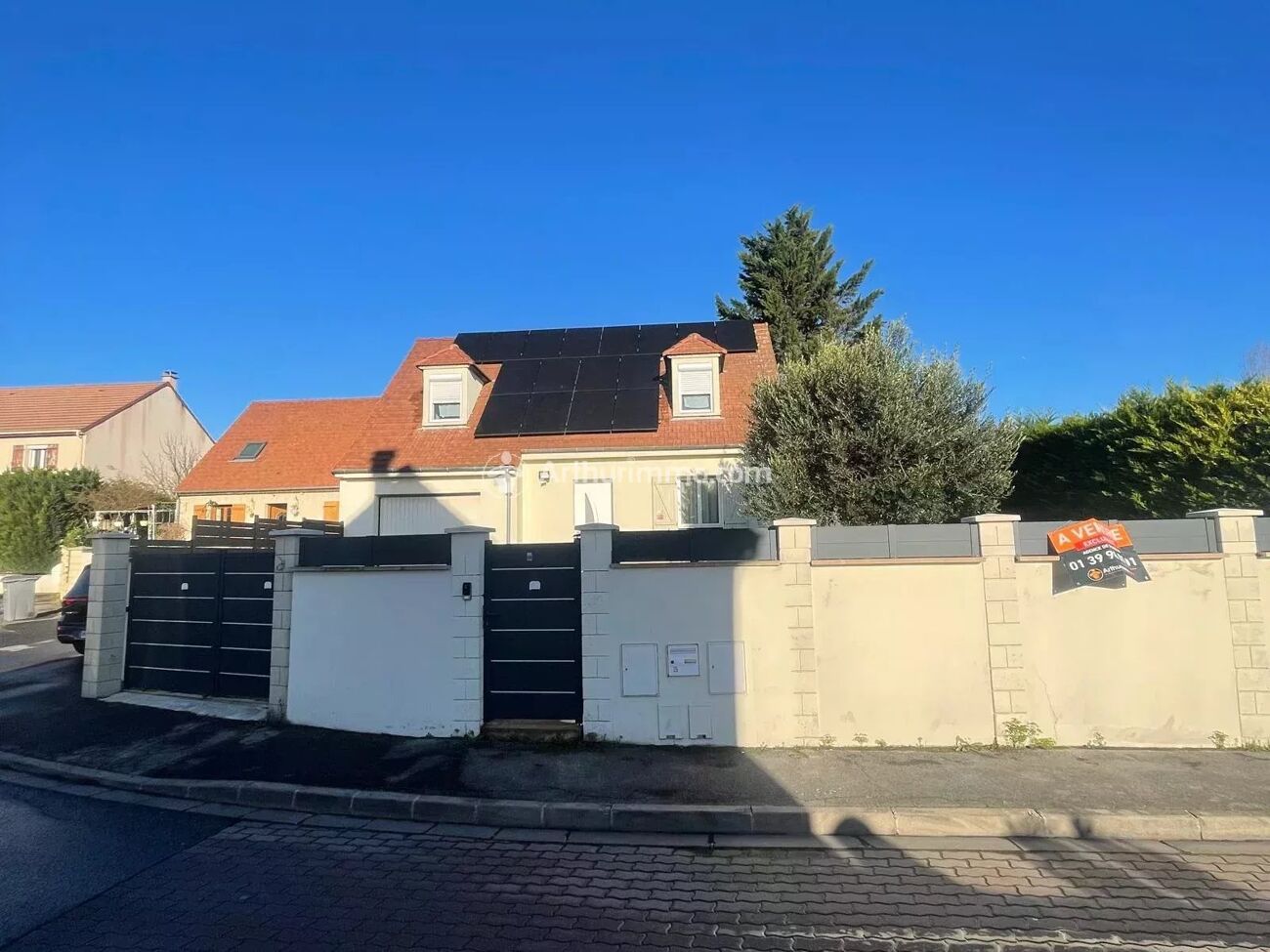 Casa de 3 dormitorios en Sarcelles, France No. 170038