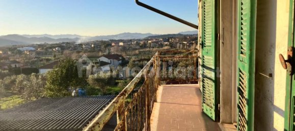 3 bedrooms House in Castelnuovo Magra, Italy No. 30093 8