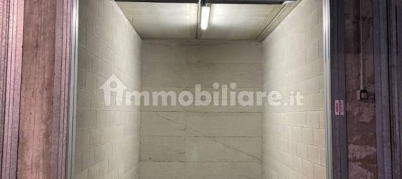 13m² Garage in Turin, Italy No. 305794 2
