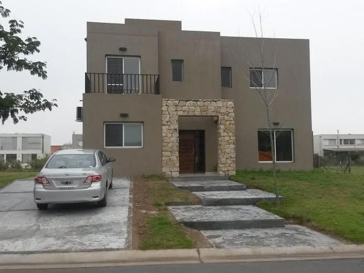 4 bedrooms House in Tigre, Argentina No. 51389