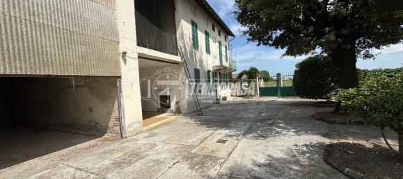 8 rooms House in Balzola, Italy No. 258099 2