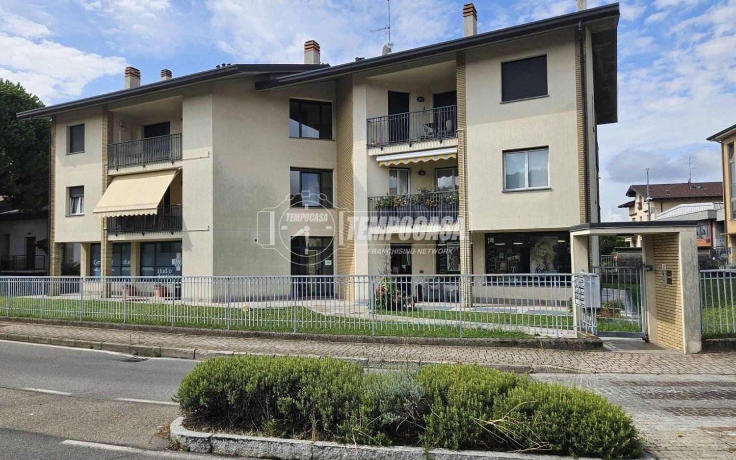 1-salle Propriété commerciale à Capiago Intimiano, Italy No. 323744