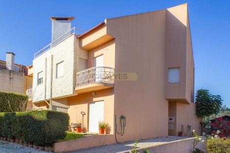 3 bedrooms House in Oeiras, Portugal No. 152555