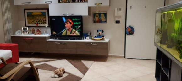 4 bedrooms Apartment in Teramo, Italy No. 358245 3