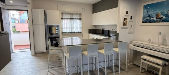 5 rooms Apartment in Nettuno, Italy No. 8702 8