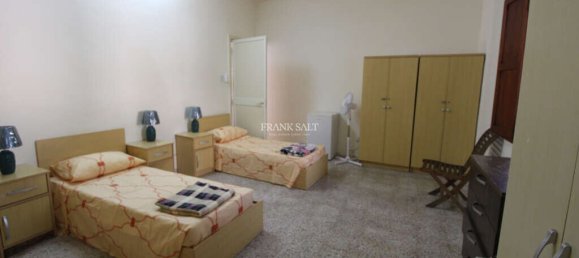 Villa de 9 dormitorios en Mosta, Malta No. 11272 4