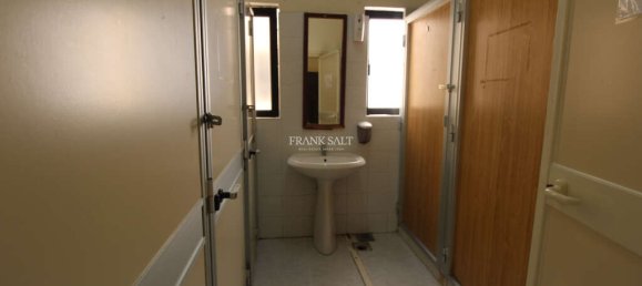 Villa de 9 dormitorios en Mosta, Malta No. 11272 16