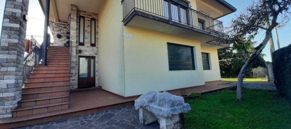 Apartamento de 3 habitaciónes en Mira, Italy No. 80214 2