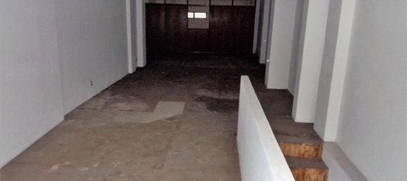 Laden in Porto, Portugal 202m², Nr. 8432 2