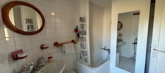  Castillos de 1 dormitorio en Bessines-sur-Gartempe, France No. 98330 41