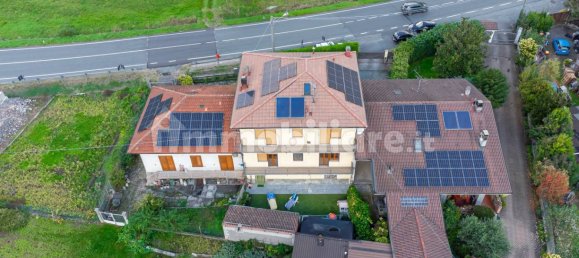 5 bedrooms House in Borgone Susa, Italy No. 143646 3