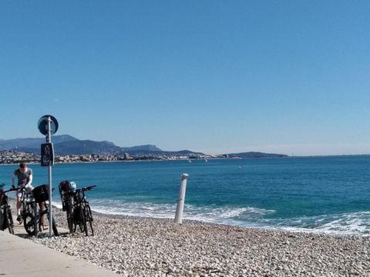 Кондоминиум  с 2 спальнями в Кань-сюр-Мер, Франция № 24913