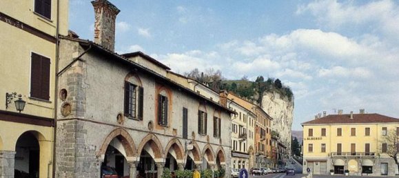 Вилла с 9 комнатами в Арона, Италия № 27085 50