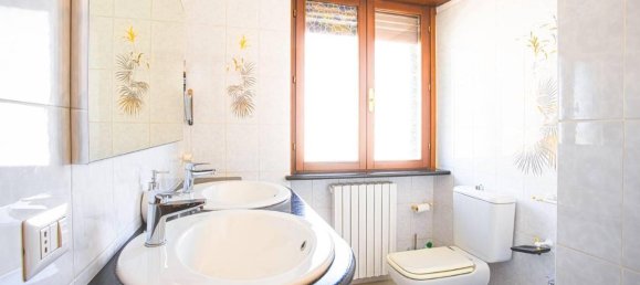 Вилла с 9 комнатами в Арона, Италия № 27085 19