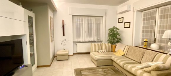 3 bedrooms Apartment in Pistoia, Italy No. 45980 34