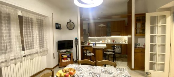 3 bedrooms Apartment in Pistoia, Italy No. 45980 3