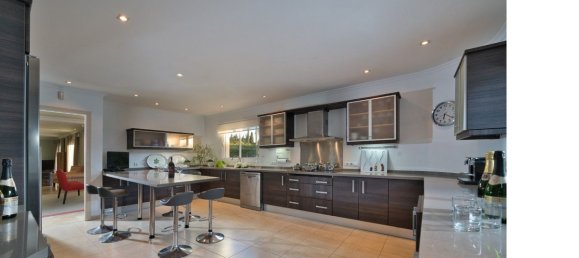 Villa de 5 dormitorios en Cádiz, Spain No. 188458 30