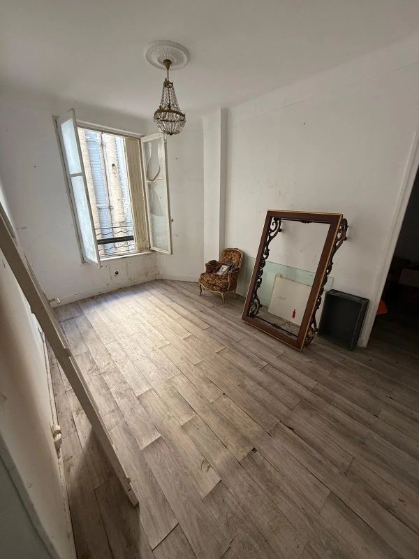 Apartamento de 2 habitaciónes en Paris, France No. 122155