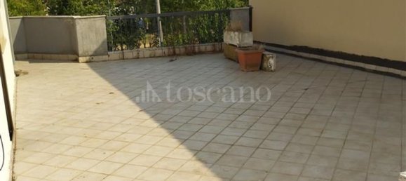 Дом с 6 комнатами в Лорето Апрутино, Италия № 280483 16