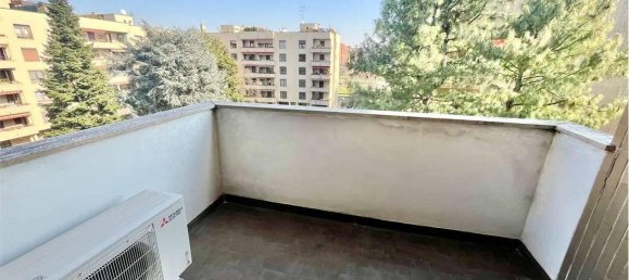 3 rooms Apartment in Milan, Italy No. 242328 13