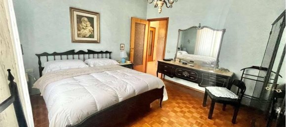3 rooms Apartment in Milan, Italy No. 242328 3