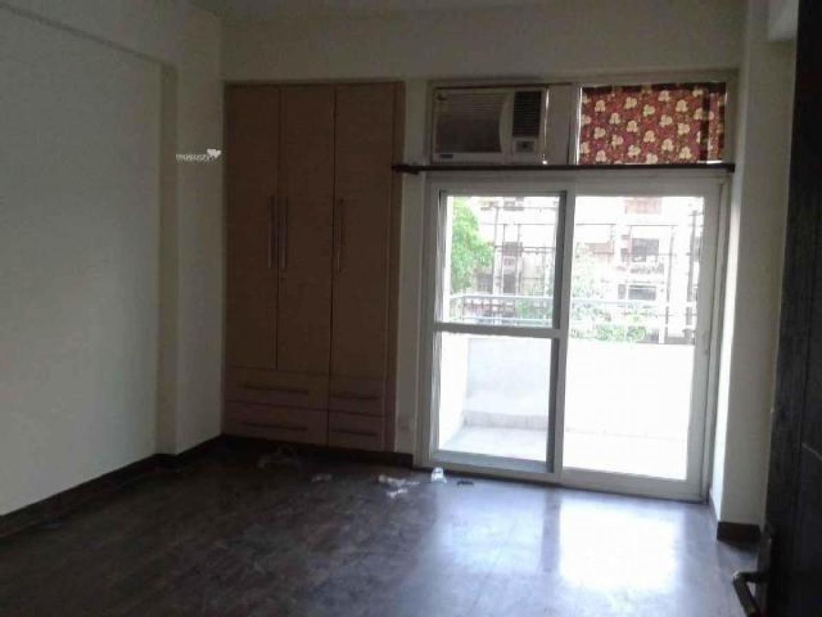 Casa de 2 dormitorios en Ghaziabad, India No. 58047