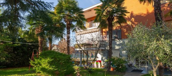 Apartamento de 4 habitaciónes en Chivasso, Italy No. 125973 4