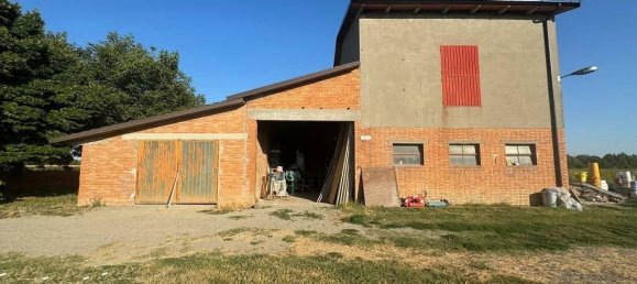 Дом с 9 комнатами в Модена, Италия № 122648 10