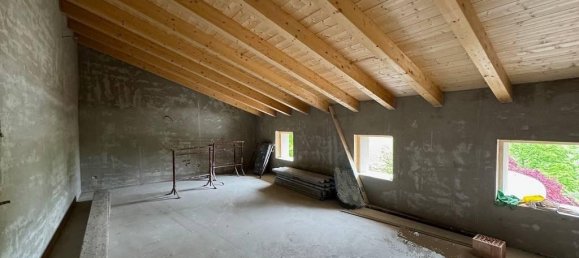 Дом с 9 комнатами в Модена, Италия № 122648 24