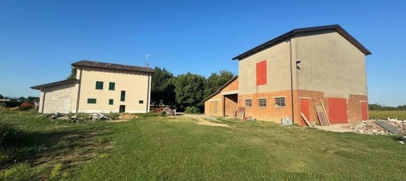 Дом с 9 комнатами в Модена, Италия № 122648 12