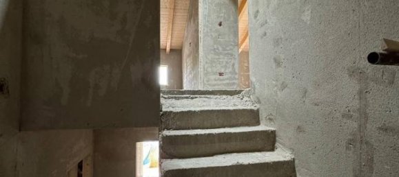 Дом с 9 комнатами в Модена, Италия № 122648 20