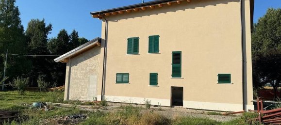 Дом с 9 комнатами в Модена, Италия № 122648 8