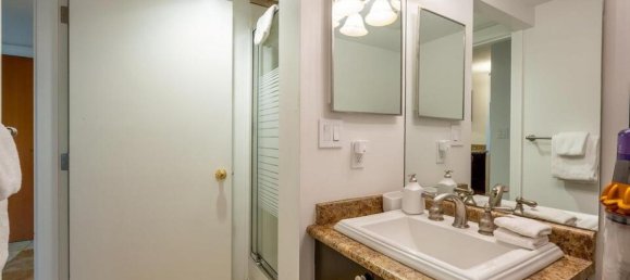 2 bedrooms Condo in British Columbia, Canada No. 1161 12