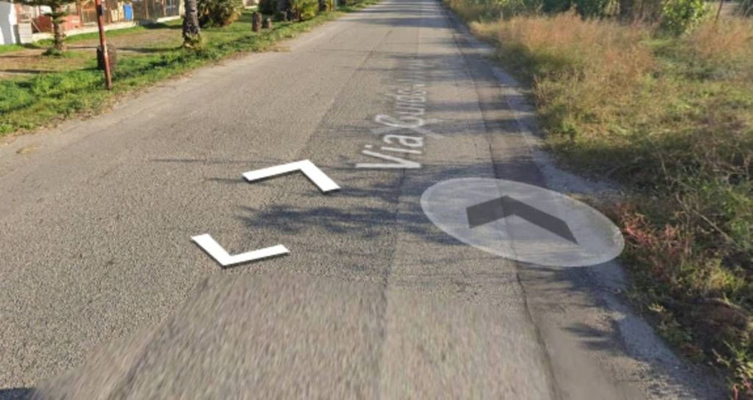 Lagerhaus in Crotone, Italy 1288m², Nr. 260969