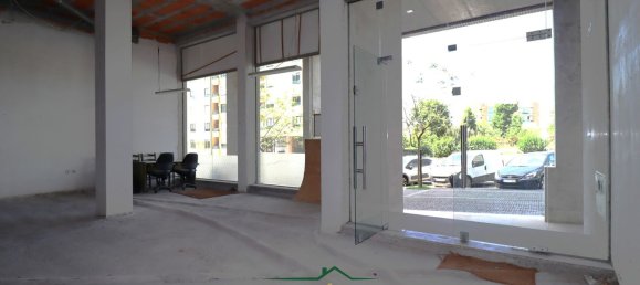 239m² Commercial property in Sao Joao da Madeira, Portugal No. 96699 7