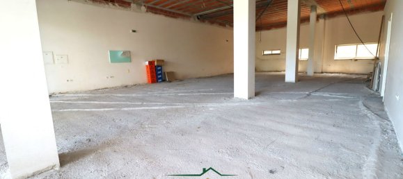 239m² Commercial property in Sao Joao da Madeira, Portugal No. 96699 4