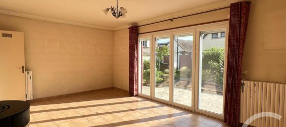 Casa de 3 dormitorios en Anet, France No. 253225 4