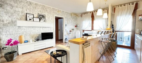 Apartamento de 3 habitaciónes en Rome, Italy No. 201460 4