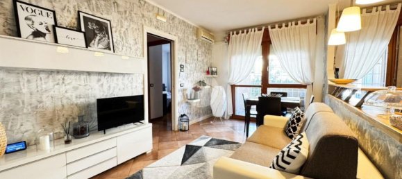 Apartamento de 3 habitaciónes en Rome, Italy No. 201460 3