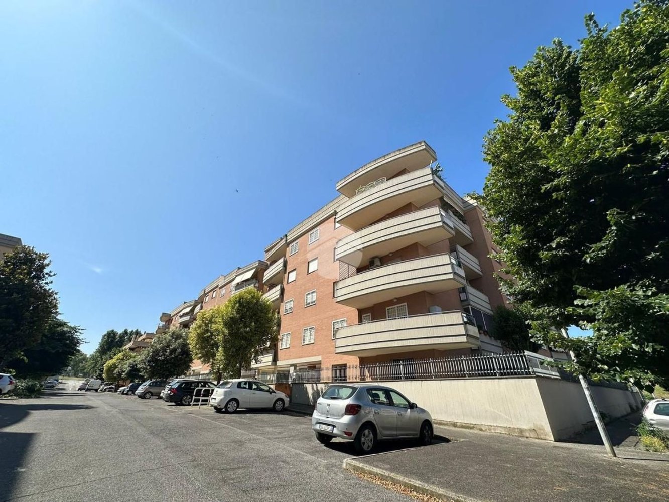 Apartamento de 3 habitaciónes en Rome, Italy No. 201460