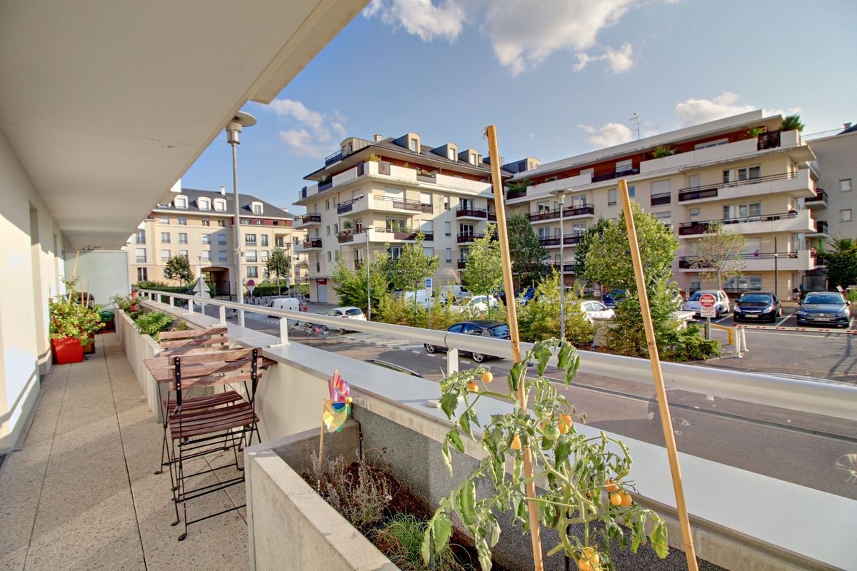 2 Schlafzimmer Wohnung in Carrieres-sous-Poissy, France, Nr. 174597