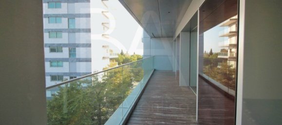 4 bedrooms Apartment in Lisbon, Portugal No. 81040 46